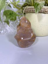 Load image into Gallery viewer, Peach Moonstone flame
