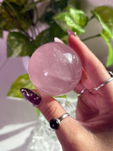 Load image into Gallery viewer, (Bubblegum i) Rose Quartz sphere w/star
