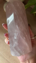 Load and play video in Gallery viewer, (E Dusty Rose) Rose Quartz tower w/flash
